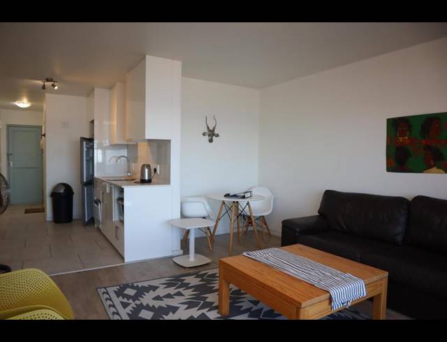 1 BEDROOM PROPERTY TO RENT IN BLOUBERG BEACHFRONT